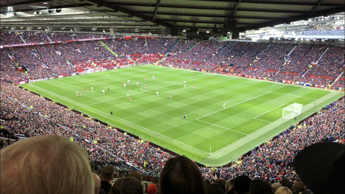 Still trying to grasp the atmosfear of 74k football supporters. Amazing! #fotbollsfarsan #OldTrafford