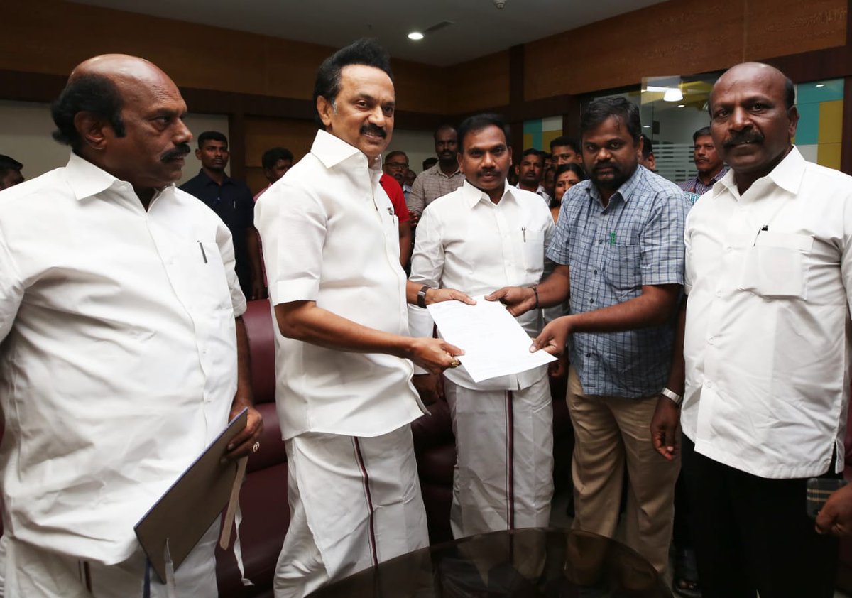 mkstalin's tweet photo. பேரறிஞர் அண்ணா அவர்களின் நூற்றாண்டு விழாவை முன்னிட்டு தலைவர் கலைஞர் அவர்களால் உருவாக்கப்பட்ட 'அண்ணா நூற்றாண்டு நூலகத்தில்' உறுப்பினர் சேர்க்கை தொடங்குவதாக அரசு நேற்று அறிவித்தது.

இதனையடுத்து, இன்று காலை, #AnnaCentenaryLibrary சென்று என்னை உறுப்பினராகப் பதிவு செய்து கொண்டேன். https://t.co/OL6M37jiKp