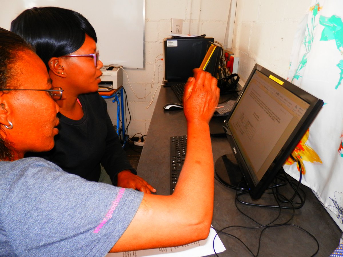 PhiliDLC's tweet photo. #BridgingYearAcademy #WonderfilledLearning with one of our students learning #WordProcessing @PhiliDLC @GwfOnline @LjJonita https://t.co/6VdeOjEny1