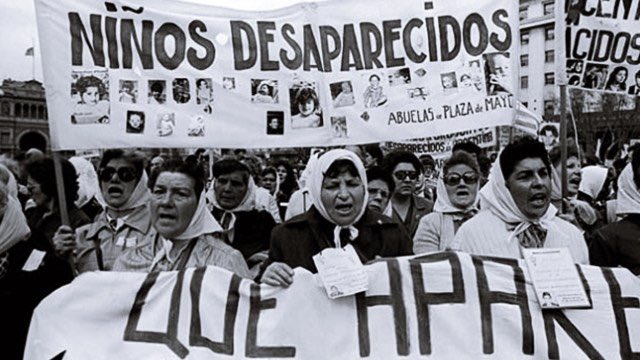 Por su lucha, más vigente que nunca. Por la Memoria, la Verdad y la Justicia. Por los 42 años de lucha inclaudicable. Las abrazamos.
#DíaNacionalDelDerechoALaIdentidad