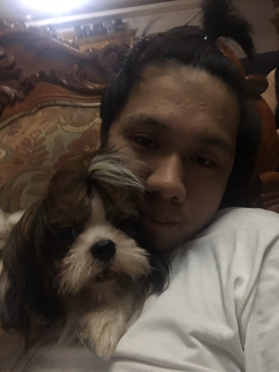 kyleciprianooo's tweet photo. Mark zuckerburg ano na san na fb ko gusto ko nlng maging aso jk https://t.co/nSHmRwYZHX