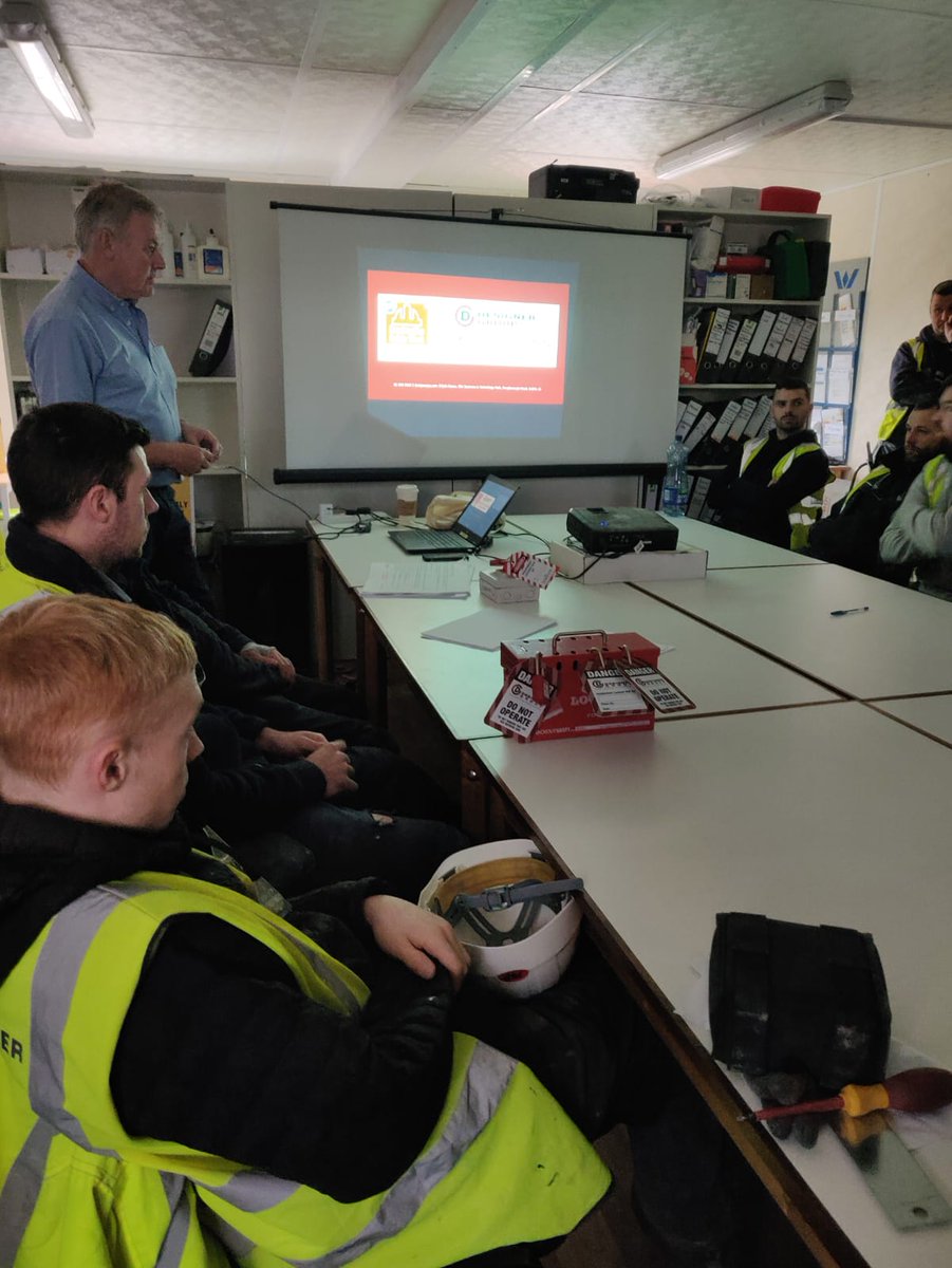 GKeaneSafe19's tweet photo. Tom Quinlan from Designer Group delivering an excellent electrical safety  presentation on our Cardiff Lane project earlier today.  #CIFSafety19 https://t.co/yuzRTbZ9io