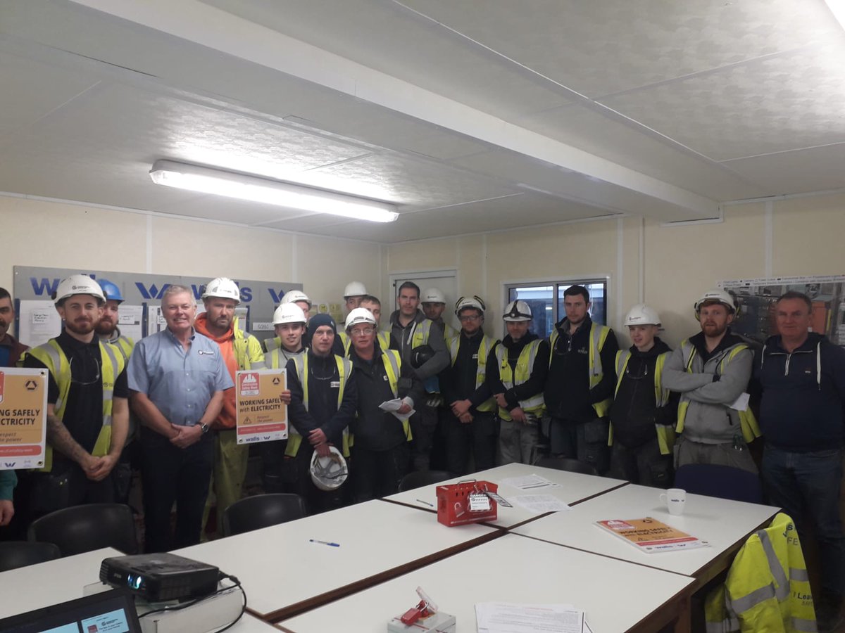 GKeaneSafe19's tweet photo. Tom Quinlan from Designer Group delivering an excellent electrical safety  presentation on our Cardiff Lane project earlier today.  #CIFSafety19 https://t.co/yuzRTbZ9io