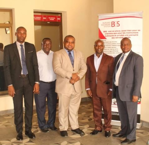 AnyelwisyeB's tweet photo. Shirika la Mawasiliano Tanzania (TTCL) limesaini mkataba na kampuni ya mawasiliano ya mkongo wa Taifa ya Burundi (BBS) kwa ajili ya kupeleka huduma ya intaneti nchini humo.
Mkataba huo wa Sh13.8 bilioni utatekelezwa katika nchi ya Burundi kwa kipindi cha miaka 10. https://t.co/9paCyjgZ37