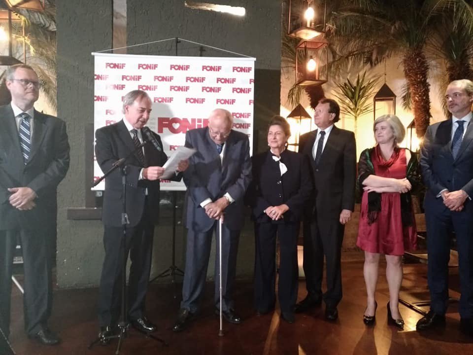 somosfonif's tweet photo. O FONIF realizou ontem uma homenagem a 3 pessoas que se dedicam ao fortalecimento da causa filantrópica: Dr Ives Gandra da Silva Martins, o Deputado Federal Antonio Brito e Dr Sergio Monello receberam o título de personalidade emérita da filantropia. https://t.co/411kMkFVe6
