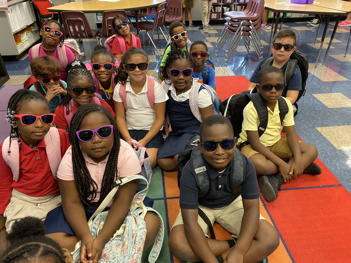 mr_nappi's tweet photo. These #SuperSecondGraders future is so bright they have to wear shades😎! #lelylionsroar #ccps #redwalk #RedRibbonWeek @LelyLionsRoar https://t.co/kyH0tcpIGR