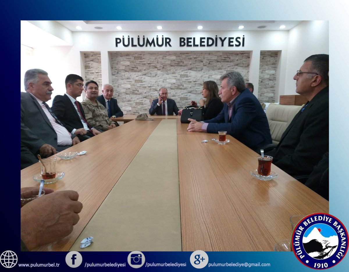 PulumurB's tweet photo. 19 Ekim muhtarlar günü yapılan çelenk töreni sonrası belediyemize yaptıkları nazik ziyaretlerinden ötürü dernek Başkanı ve tüm muhtarlarımıza çok teşekkür  ediyor,
Muhtarlar gününü kutluyor  tüm muhtarlarımıza başarılar diliyorum.
Müslüm Tosun
Pülümür Belediye Başkanı https://t.co/I5c24K6Aij