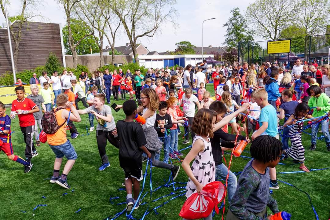 Sport_Welzijnsk's tweet image. Ben je lid van een sportvereniging? Of sport en/of beweeg je buitenshuis? Denk en praat mee over hoe we het sporten + bewegen in Katwijk nog beter kunnen maken! Kom op maandag 4 november 19.30–21.30 naar Sporthal Cleijn Duin. Meld je voor 25 okt aan via detoekomstvan@katwijk.nl