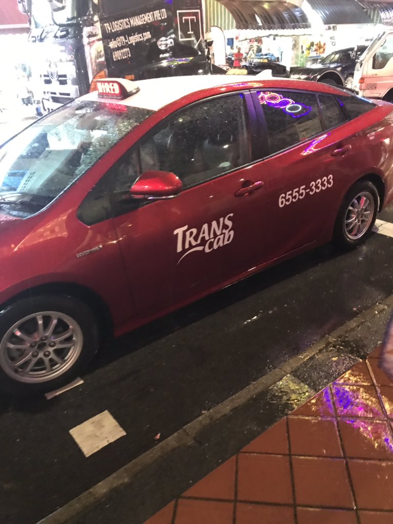Benaskren's tweet photo. It told me it identifies as a bus 🤷‍♂️ https://t.co/72rHQJt15I