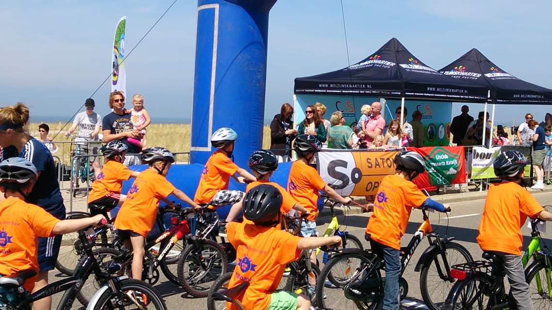 Sport_Welzijnsk's tweet image. Ben je lid van een sportvereniging? Of sport en/of beweeg je buitenshuis? Denk en praat mee over hoe we het sporten + bewegen in Katwijk nog beter kunnen maken! Kom op maandag 4 november 19.30–21.30 naar Sporthal Cleijn Duin. Meld je voor 25 okt aan via detoekomstvan@katwijk.nl