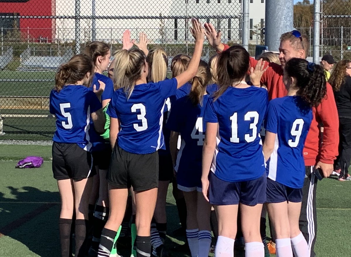 JuliesInteriors's tweet photo. Most of these young women began Lockview High School’s first girls Junior Varsity Team - only 1 year later they are awarded the best in Metro and are hosting provincials this weekend!  #trailblazers #letusplay https://t.co/WAImEMWkAZ