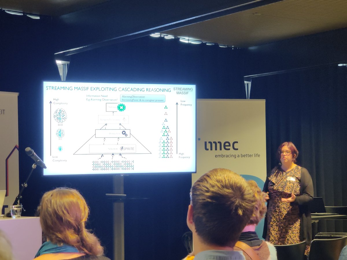 psbonte's tweet photo. @fongenae explaining #streamingmassif on the Dissect closing event https://t.co/WsOqzQ20ot