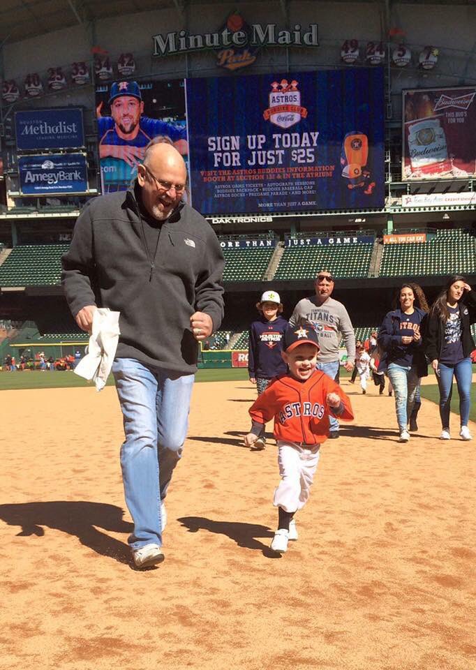 donicarder's tweet photo. The joy of baseball-Dad and son (Eddy Carder and Rhett) run the Minute Maid Park bases. Of course we “literally love Altuve”! #khou #worldseries #astros #altuve #cardervalues #crazycarderclan #houston #takeitback https://t.co/fFnr0xNapE