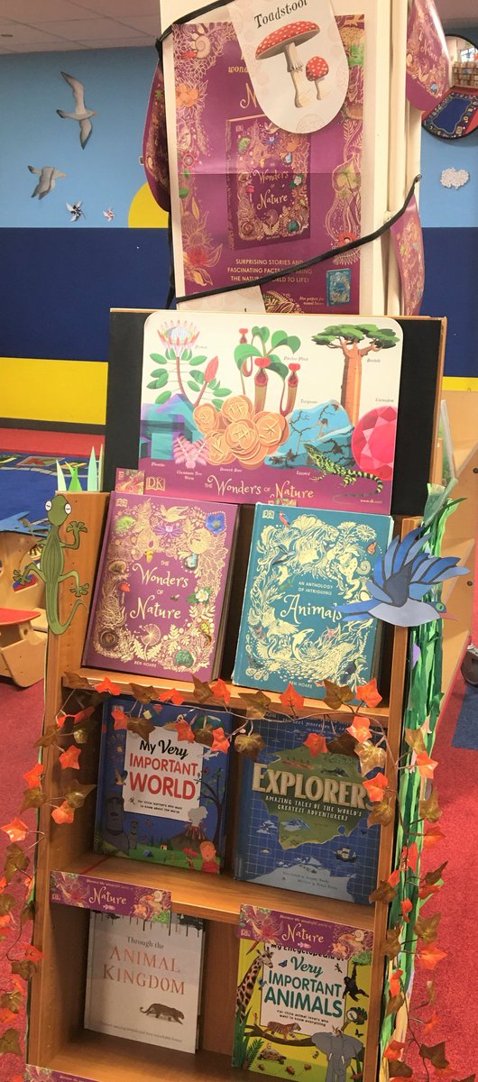 LowestoftLib's tweet image. Isn&apos;t nature wonderful! 🐍🦎🐞🦋🐝🐬🐊🦞🌳🍀🌾🌷 #wondersofnature @readingagency @dkbooks #lowestoftlibrary #lowestoft #library #libraries #librarydisplay #bookdisplay #nature #books