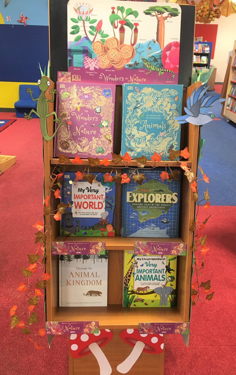 LowestoftLib's tweet image. Isn&apos;t nature wonderful! 🐍🦎🐞🦋🐝🐬🐊🦞🌳🍀🌾🌷 #wondersofnature @readingagency @dkbooks #lowestoftlibrary #lowestoft #library #libraries #librarydisplay #bookdisplay #nature #books
