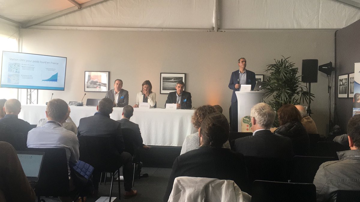 SynerzipLH's tweet photo. Comment développer le #GNV sur l’ #axeseine avec V.Hauchecorne #GPMH B.Lefebvre de #Sanotri et Clément Chandon #AFGNV ➡️ 91 stations GNV ouvertes ▶️24 ouvertes en 2020 #LeHavre #Normandie #UnitedKnowHow #TJV2019 https://t.co/dcswsUUnIK