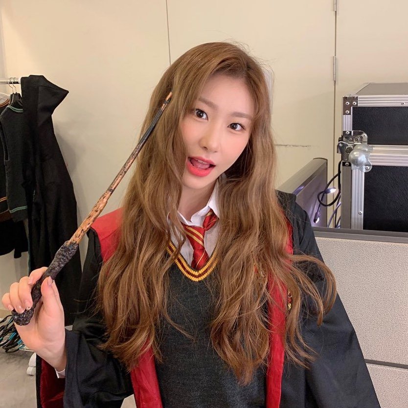 LCRY001's tweet photo. ⠀⠀🎠 : 어제 너무 즐거웠어요 🎃🎃 미리 할로윈 💕 #믿지 좋아해 https://t.co/aSj79xpNol