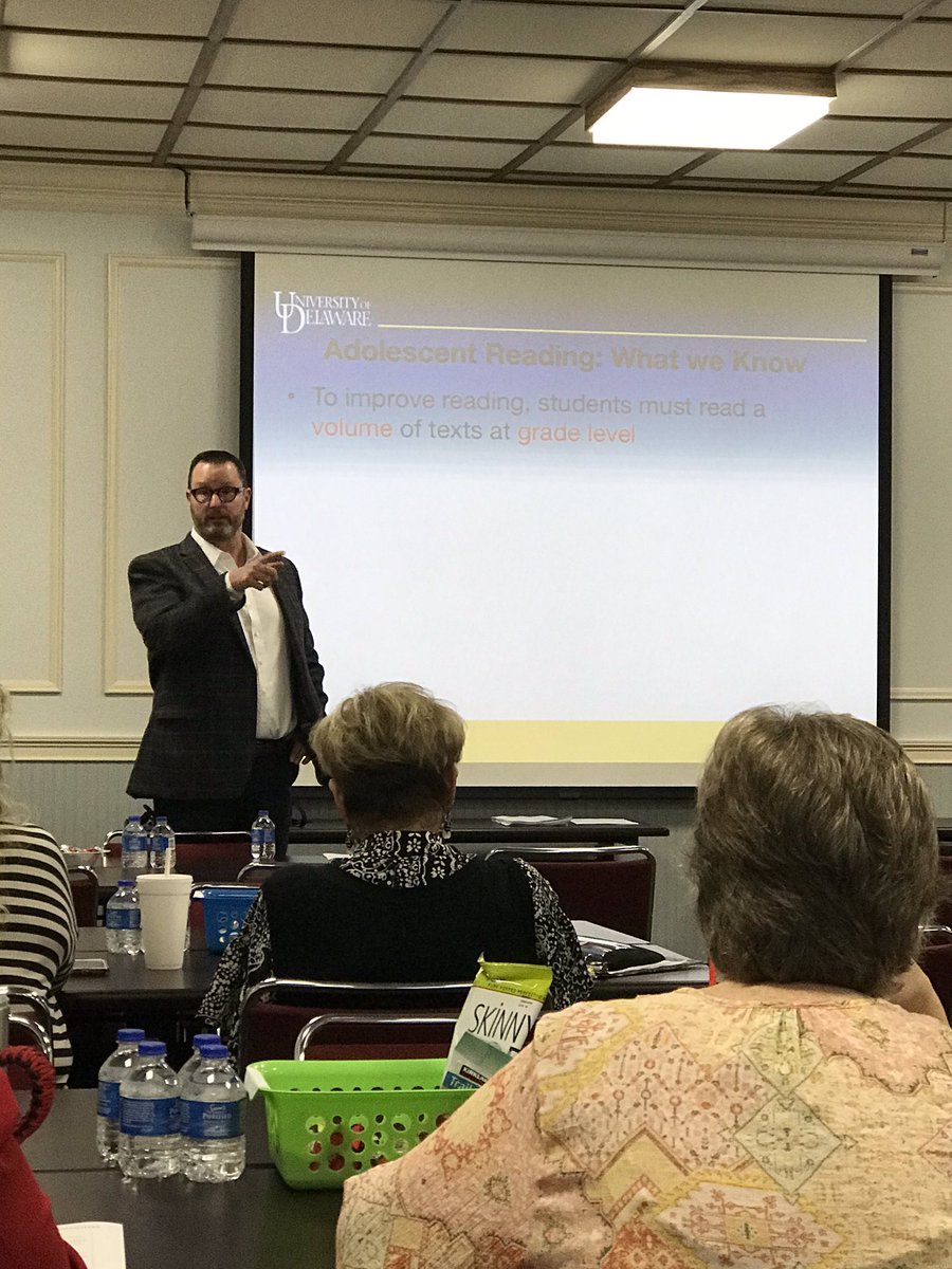 jeller2018's tweet image. Dr. Bill Lewis is here in Whitfield County to help middle school teachers create #textsets.  #letkidsread #onewhitfield