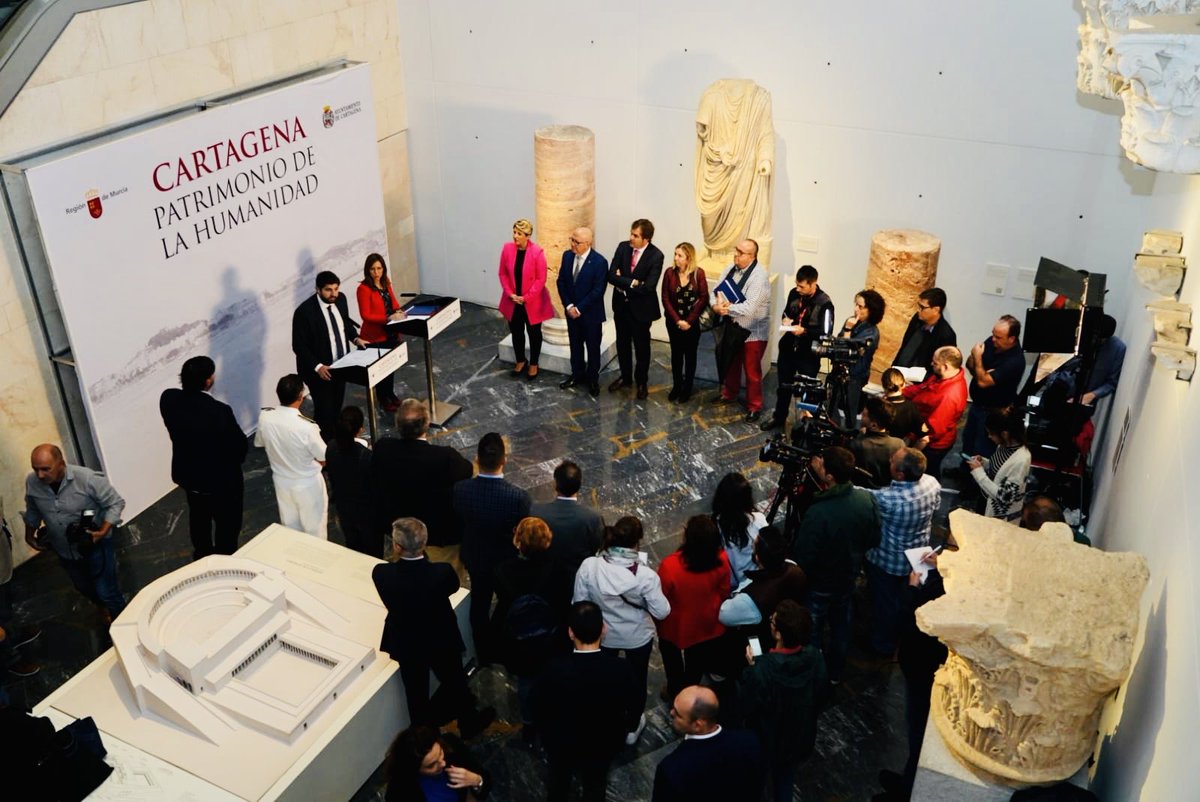 AnabCastejon's tweet photo. Firmamos el protocolo para iniciar los trámites para que #Cartagena sea declarada #PatrimonioDeLaHumanidad. Tenemos naturaleza 🌳, patrimonio 🏦e historia para conseguirlo y será un importante revulsivo turístico. Además, nos permitirá obtener más ayudas para seguir creciendo. https://t.co/Lm820pwU3S