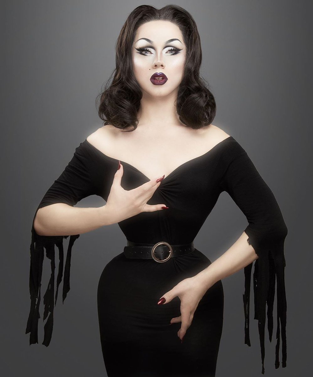 imstylewigs's tweet photo. Nothing is impossible for a willing heart.
#repost @dolly__page
🖤 VAMPIRA 🖤
« This is Halloween, this is Halloween »
Wig by @hugobardin from #imstyle black short wavy lace wig
Picture by the amazing @ranobrac 
Check out #imstylewigs.com for more black wigs! https://t.co/Aq1l5Dgo9U