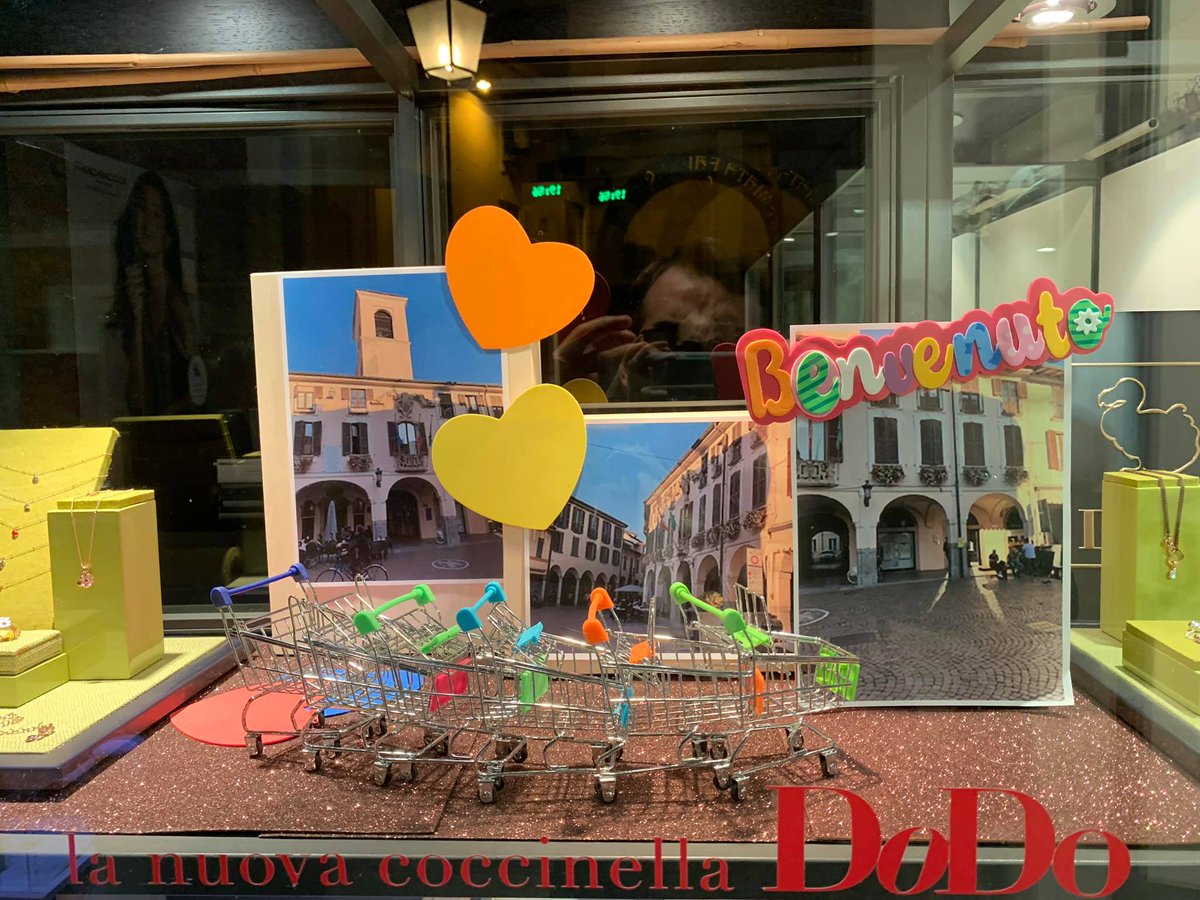 ConfCommercioAb's tweet photo. #Abbiategrasso, Mostra Concorso Vetrine di @ConfCommercioAb: i premi della giuria tecnica e il voto web #sottocasamipiace 
https://t.co/qKUwY79wQV https://t.co/FwJBbOuvRa