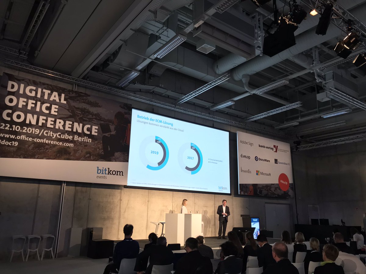 BitkomResearch's tweet photo. Studie „Digital Office im Mittelstand“: Bettina Lange @BitkomResearch und Karsten Sontow von Trovarit haben die Ergebnisse auf der @SmartCountryCon vorgestellt. #doc19 https://t.co/eXoMV6oTDP