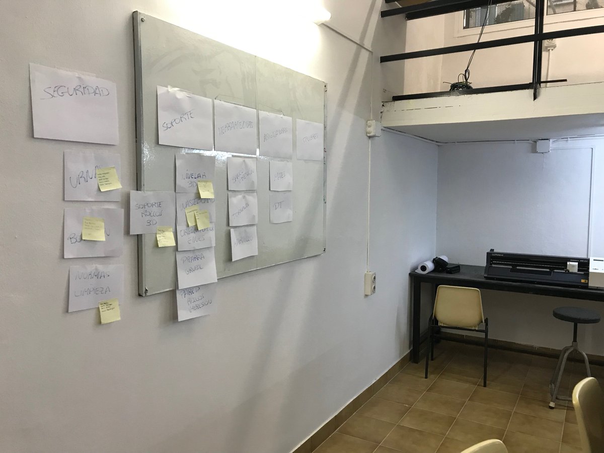 LaSalleCat's tweet photo. El Fab Lab de @LaSalleCongres ja està a punt per començar a rodar. Un nou projecte molt il·lusionant que estem segurs que tindrà un impacte positiu en la formació de l’alumnat. #SomLaSalle #MiraMésEnllà #Imagina https://t.co/0YHQeSQA7s