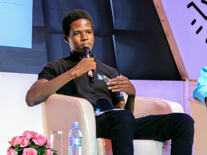 reachahand's tweet photo. James Ocen, a peer educator says that young people are strong and hard-working, but SRH challenges such as early pregnancies, STDs and many others affect their productivity. #IGDUg19 https://t.co/Tm30vzUsFi