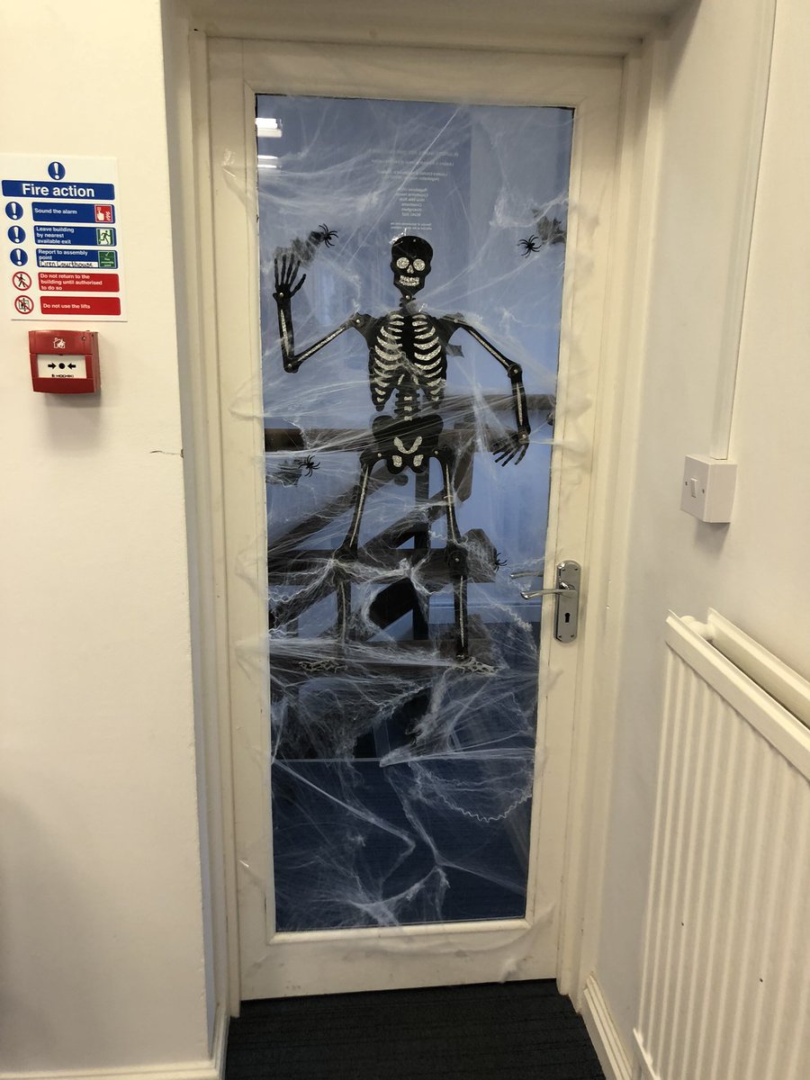 LdrsCirencester's tweet photo. We are #halloween ready🎃 pop into branch today and see our brilliant decorations🐲🧛🏼♂️💀👻👀🎃 #Leaders #NoDepositOption #Halloween #Cobwebs #Cirencester #Landlord #Tenant https://t.co/AChJ7KdpEy