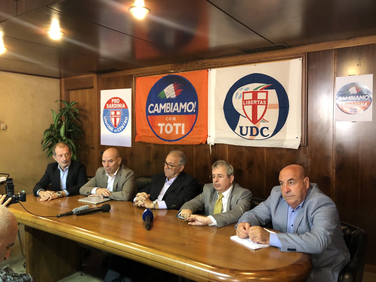 Nasce in <a href="/consregsardegna/">CR Sardegna</a> un nuovo gruppo #udc <a href="/cambiamo/">Giuseppe Cirillo</a>! Con <a href="/GiovanniToti/">Giovanni Toti</a> #antonelloperu #giorgiooppi @TgrSardegna