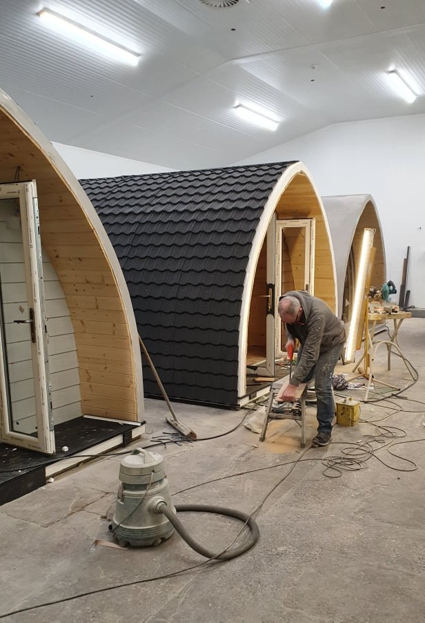 Busy week here at County Pods!
Hard at work getting these 3 Pods fitted out ready for installation at the end of the week!
Did you know our turn around time from ordering to completion is ONLY 4 weeks?!
#countypods #GRP #glamping #glampingpod