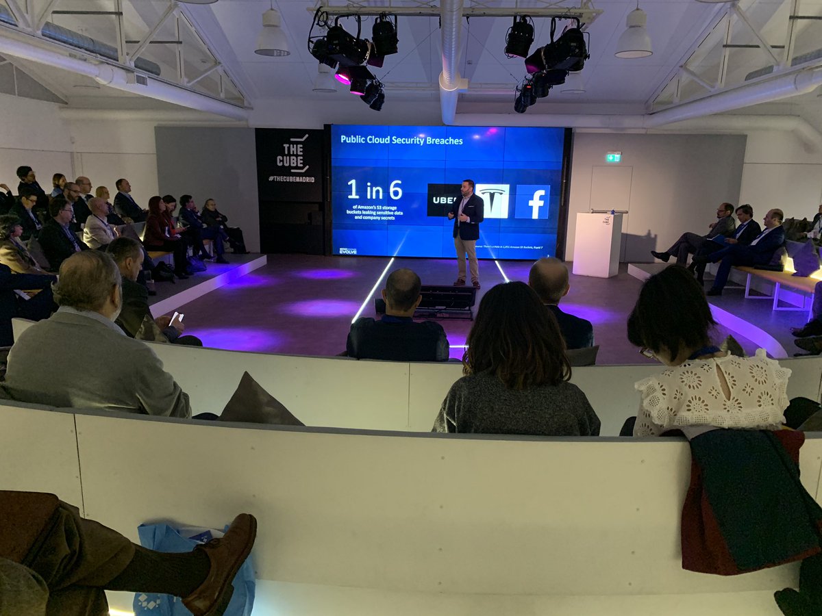 SophosIberia's tweet photo. ¿Se puede proteger lo que no se puede ver? @Sophos #CloudOptix ofrece visibilidad de tus activos en #cloud #publicas @AlbertoRRodas en evento #IDGCloud hoy https://t.co/JQYB4e2br3