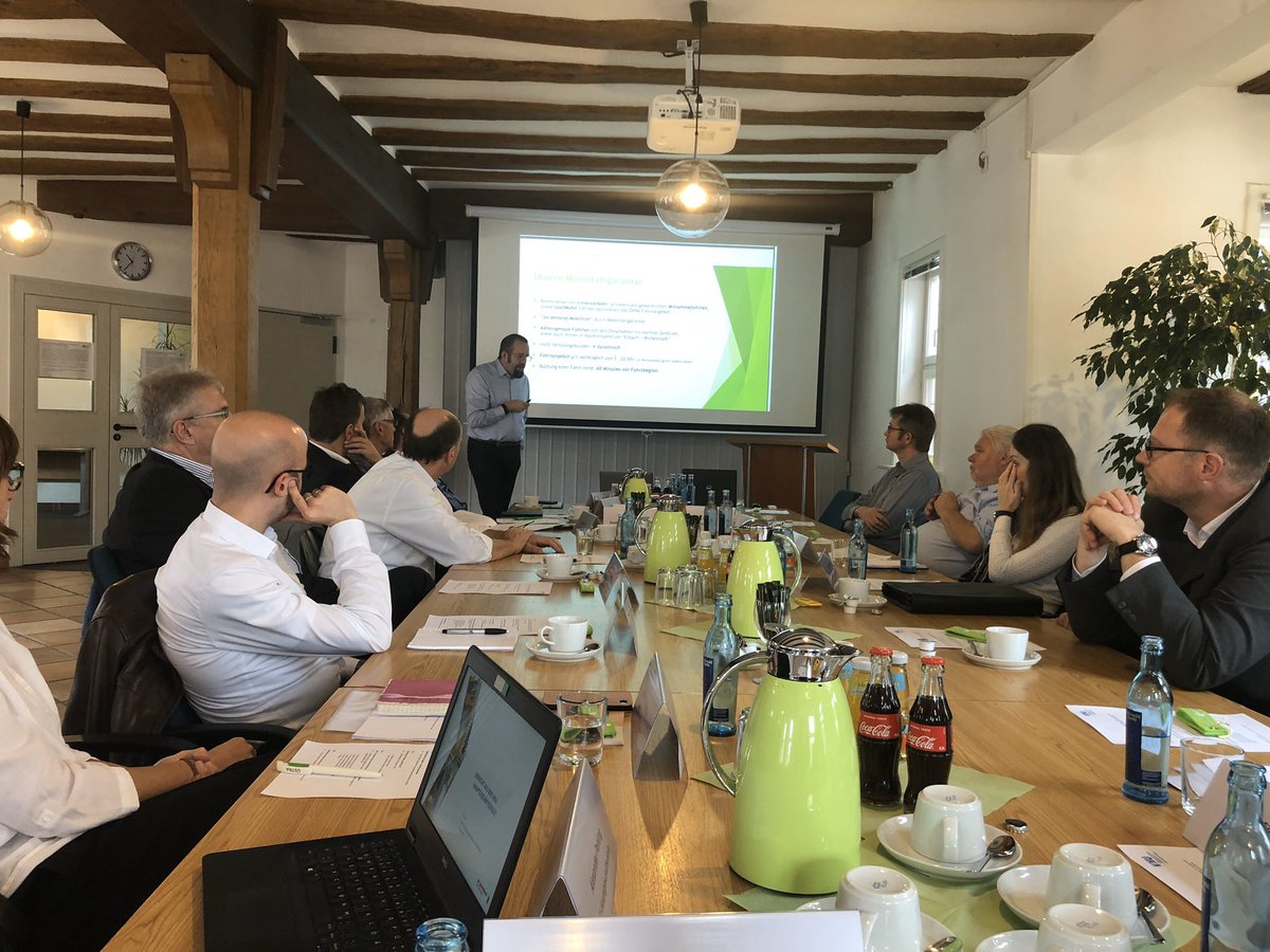 MariusSchwabe's tweet photo. Heute tagt der Arbeitskreis #Mobilität der @VKUonline Landesgruppe #Hessen in den Räumen der @OREG_Tweets in #Erbach. Themen u.a. @garantiertmobil, #Mobilitätskonzepte, #Elektromobilität https://t.co/FA0BjvRWa9