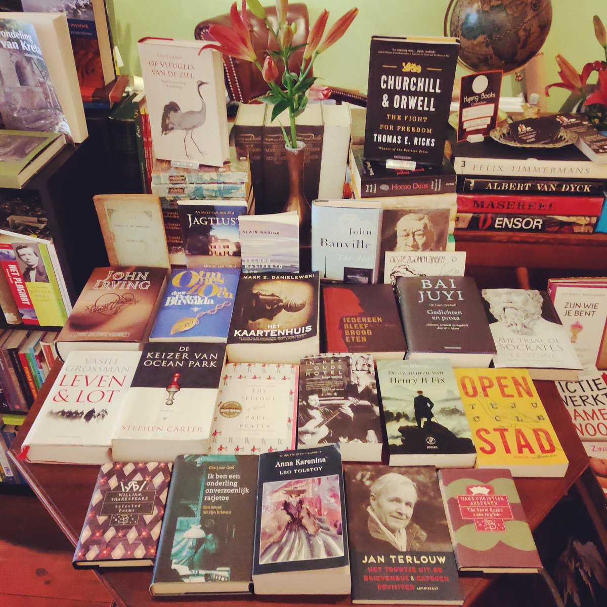 HuijsingBooks's tweet photo. On the table: #baijuyi #attejongstra #janterlouw #leotolstoy #shakespeare #paulbeatty #peterbuwalda #johnbanville #alainbadiou #tonlemaire #yuvalnoahharari #josephmitchell #stephencarter #dovanranst #markzdanielewski #puschkin #lovetoread #goodreads #haarlem #Gierstraat6 #books https://t.co/lwcLCgrjEq