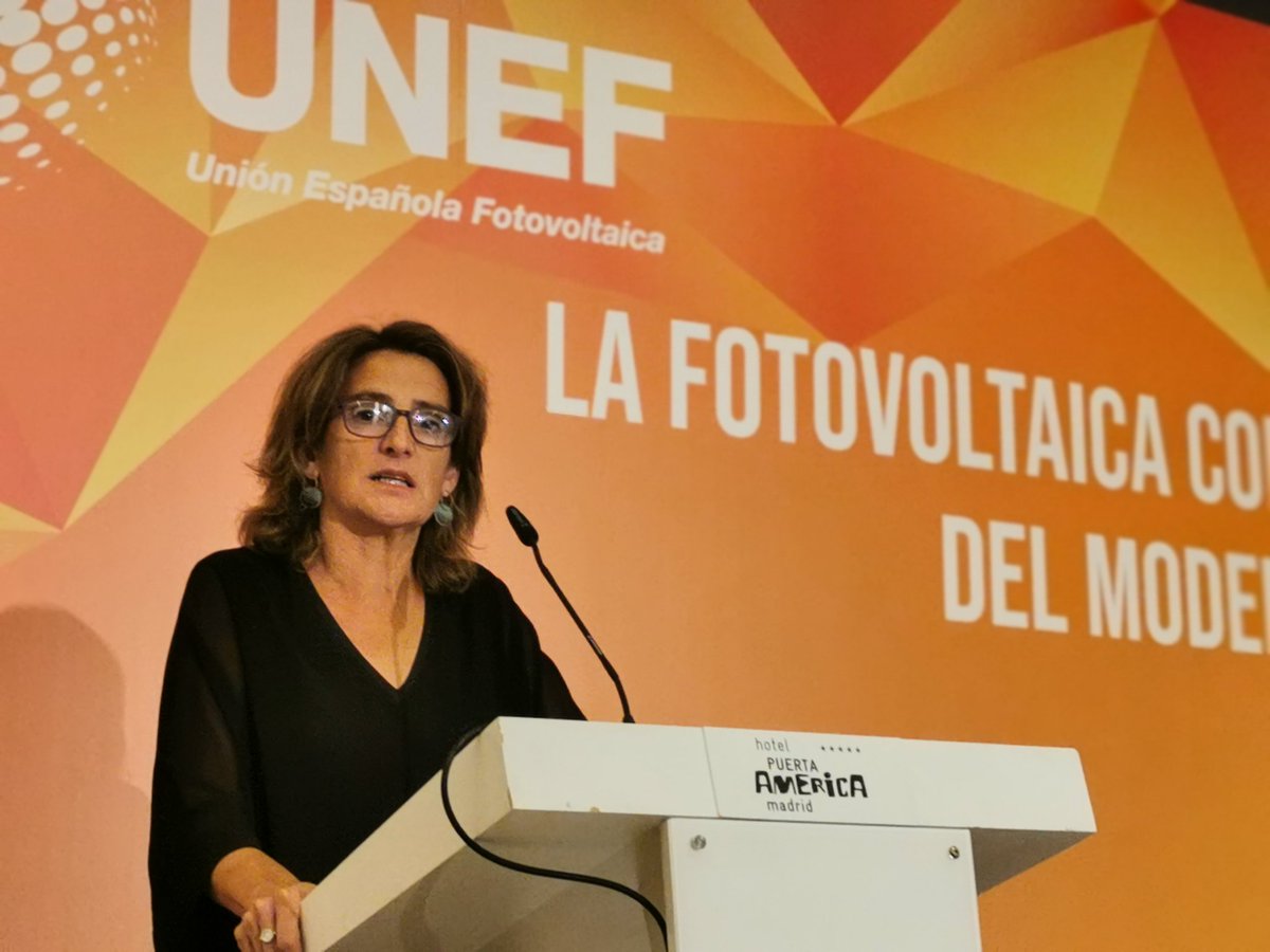 JoseDonosoAl's tweet photo. @Teresaribera con el PNiEC España va reducir en 15 puntos su dependencia energética #Forosolar2019 https://t.co/ROD7jrIQfj