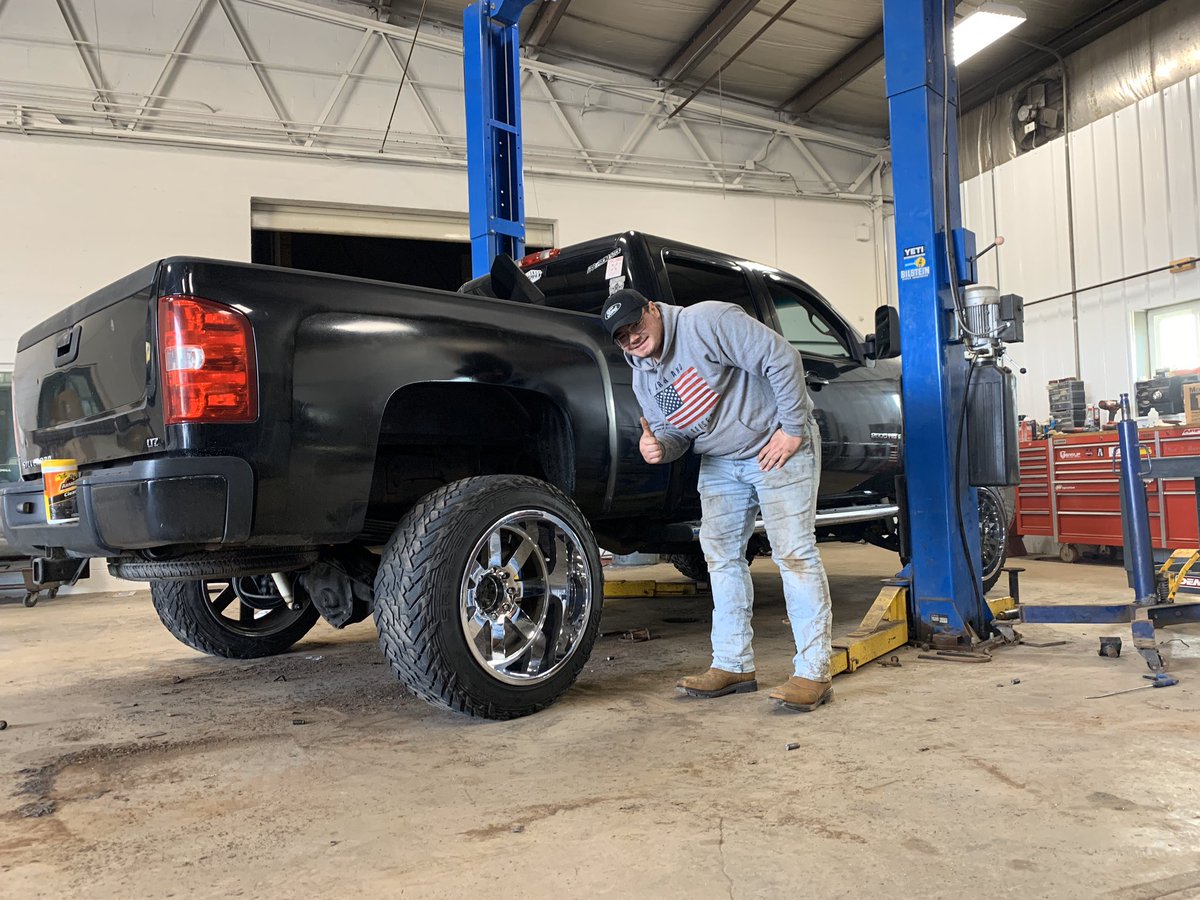 KenSegner62's tweet photo. New Transfer case today.
This hooker better be fixed cause I’m tired of payin her so much to not finish the job #BuiltNotBought #5thSetOfWheelsGang #WheelWhore https://t.co/66dNAZ22ES