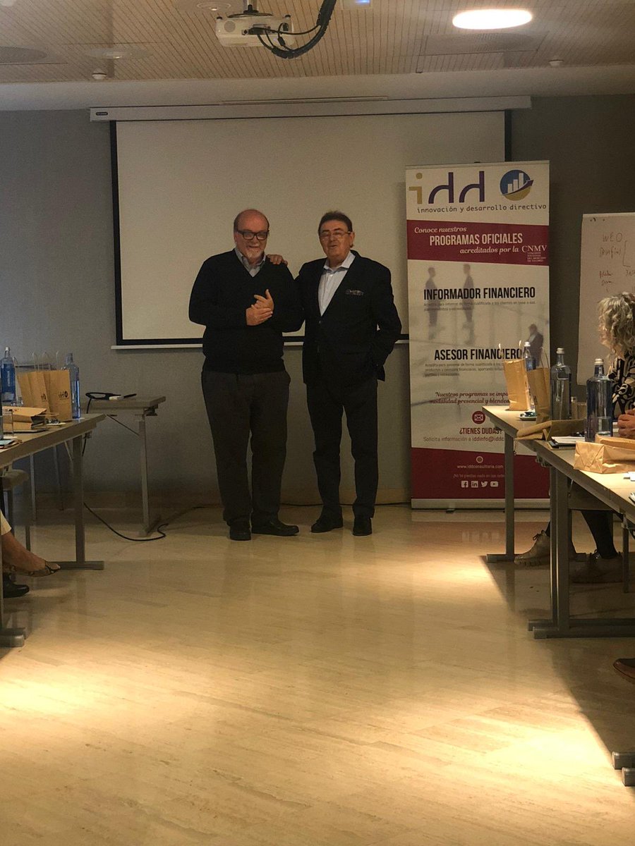 Desayuno de IDD CONSULTORIA en MADRID hoy nos acompaña el consultor del Banco Mundial MARIO WEITZ y nos habla de la Globalización en ell mundo digital
