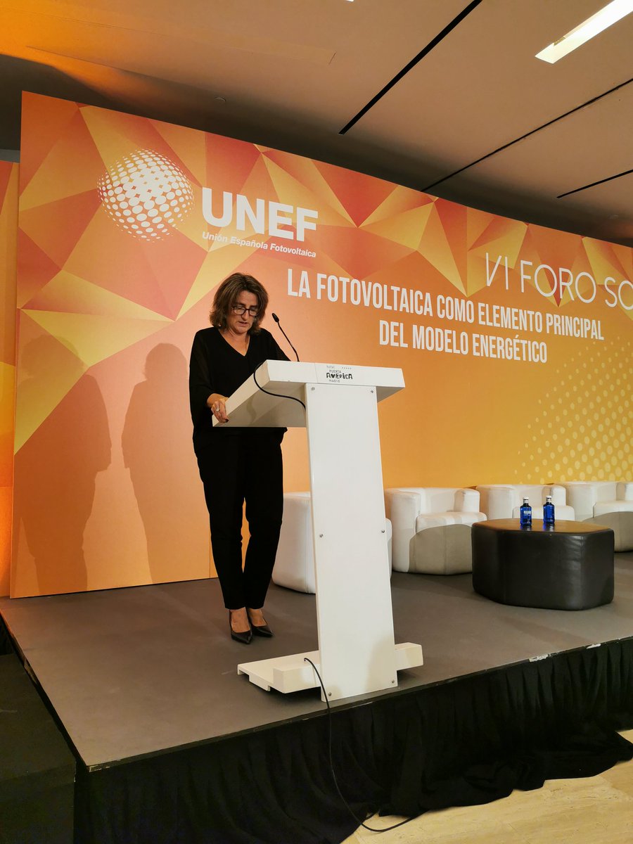 JoseDonosoAl's tweet photo. @Teresaribera España va a ser el primer país en contar con una estrategia de almacenamiento #Forosolar2019 https://t.co/hGM4AovdrX