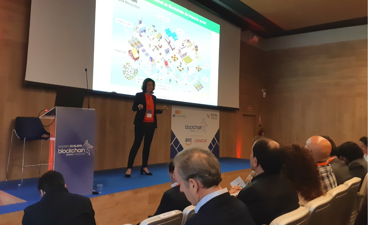 knowmad_mood's tweet photo. Almudena de la Mata, de Blockchain Intelligence continúa con la agenda del día con su charla sobre qué son los "Blockchers" y cómo está la situación legal con respecto a estas #tecnologías #Blockchain. ¡Seguimos! 
#BlockchainSpain #Tecnologías #Innovación https://t.co/TI83tbZnRQ
