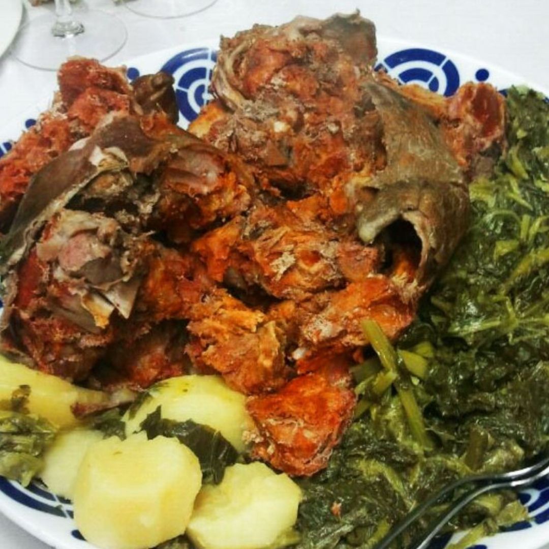 BarTiendaMarin2's tweet image. Va llegando la #Temporada del #Botelo con #Cachelos #Manjares, ¡Ven! #BarTiendaMarina #CocinaGallega #Pinchos #Tapas #Almuerzo #Vermu #MenuDelDia #Ourense #GaliciaCalidade #SlowLife #Takeaway #Galicia #Familia #Tradicion #Turismo #Viajes #Otoño #Escapada #FelizMartes ❤️😋🤤