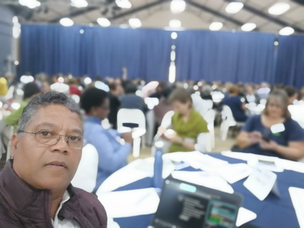 Sophiawife1's tweet image. #wcreading