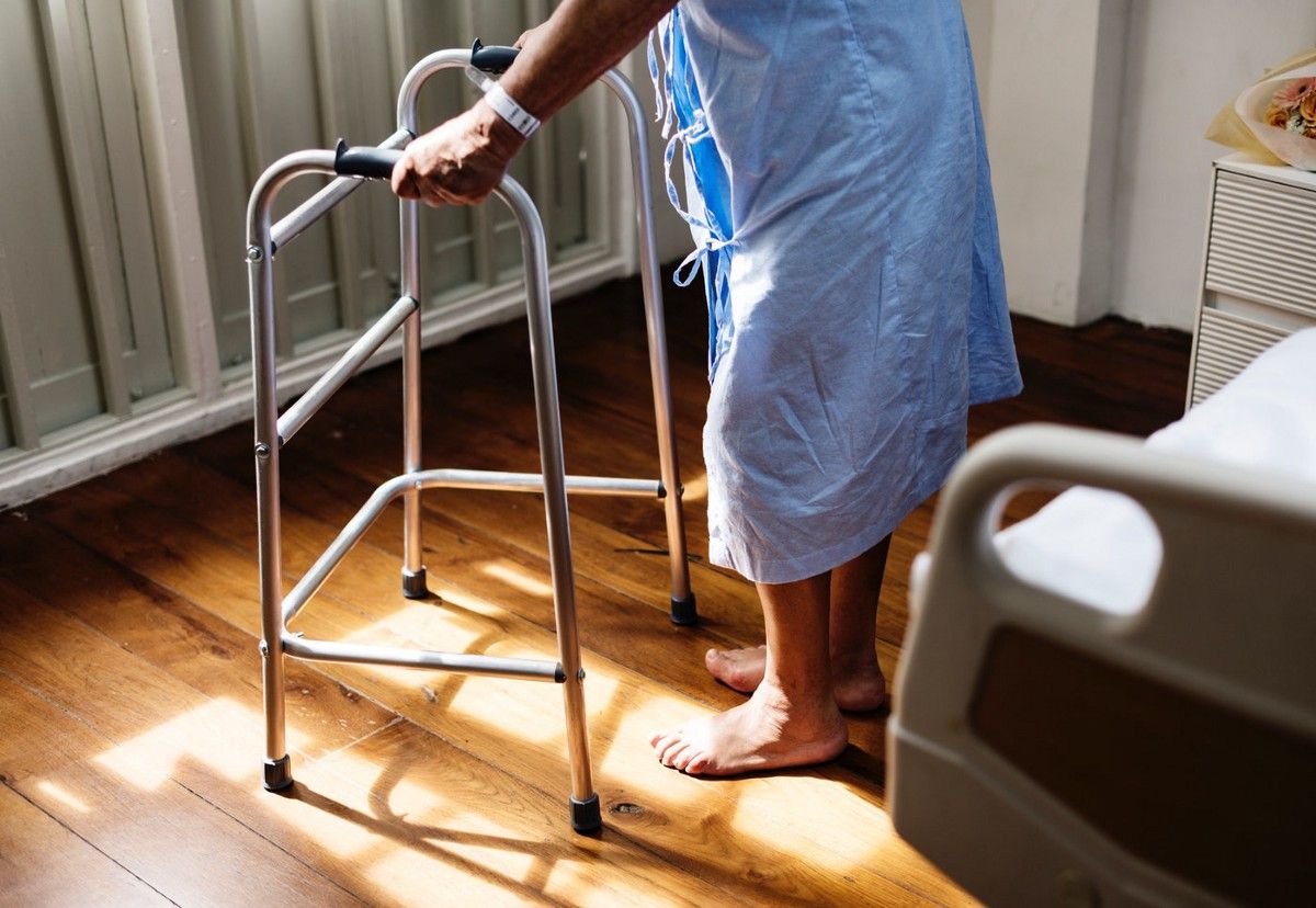 orikami_NL's tweet photo. People with a cane or a walker need a special #activitytracker. We found a way to track their movement, which helps #physiotherapists see just how much patients are moving while recovering in the hospital! #beteruitbed @YvGeurts @ShannaBloemen https://t.co/NoT76Efocx https://t.co/EZzQosPXvH