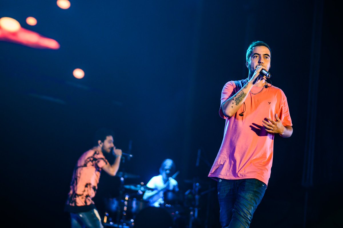 La noche del lunes 7 empezó con <a href="/NikoneBiribibae/">NIKONE</a> calentando motores y continuó con un conocido del público de #EspacioZity, <a href="/JavierBeret/">Beret</a> , que de nuevo volvió a triunfar sobre el escenario con su directo.