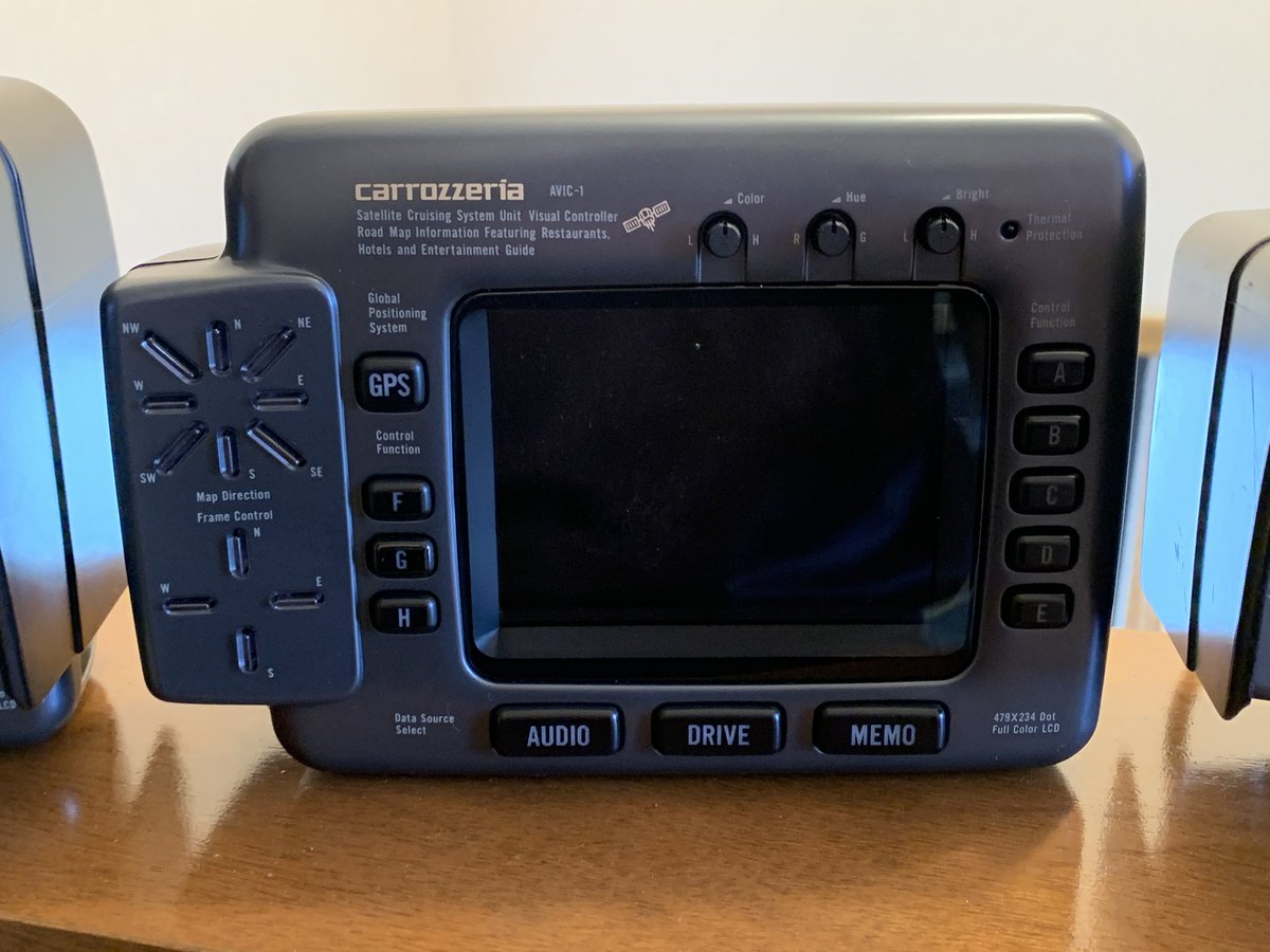うっちゃん 新品フルセットのavic 1が手に入りました 箱入り新品は２つ目 さりげに世界初のカーナビなんですよ カロッツェリア カーナビ サテライトクルージングシステム 当時仕様 T Co K6agarbf3m Twitter