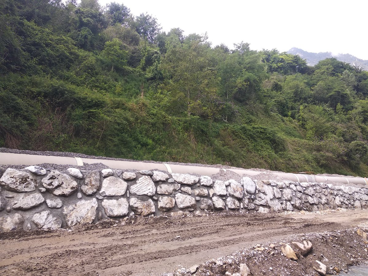“Energia verde” with Amiblu #GRP! 920 m of Hobas #pipes DN1800, DN2000, DN 2200 are being installed as penstock for a new #hydropower plant in Angolo Terme, Italy. Owned by Fen Energia / IDEA Services, the plant will produce 800 KW. @HOBAS_Tubi