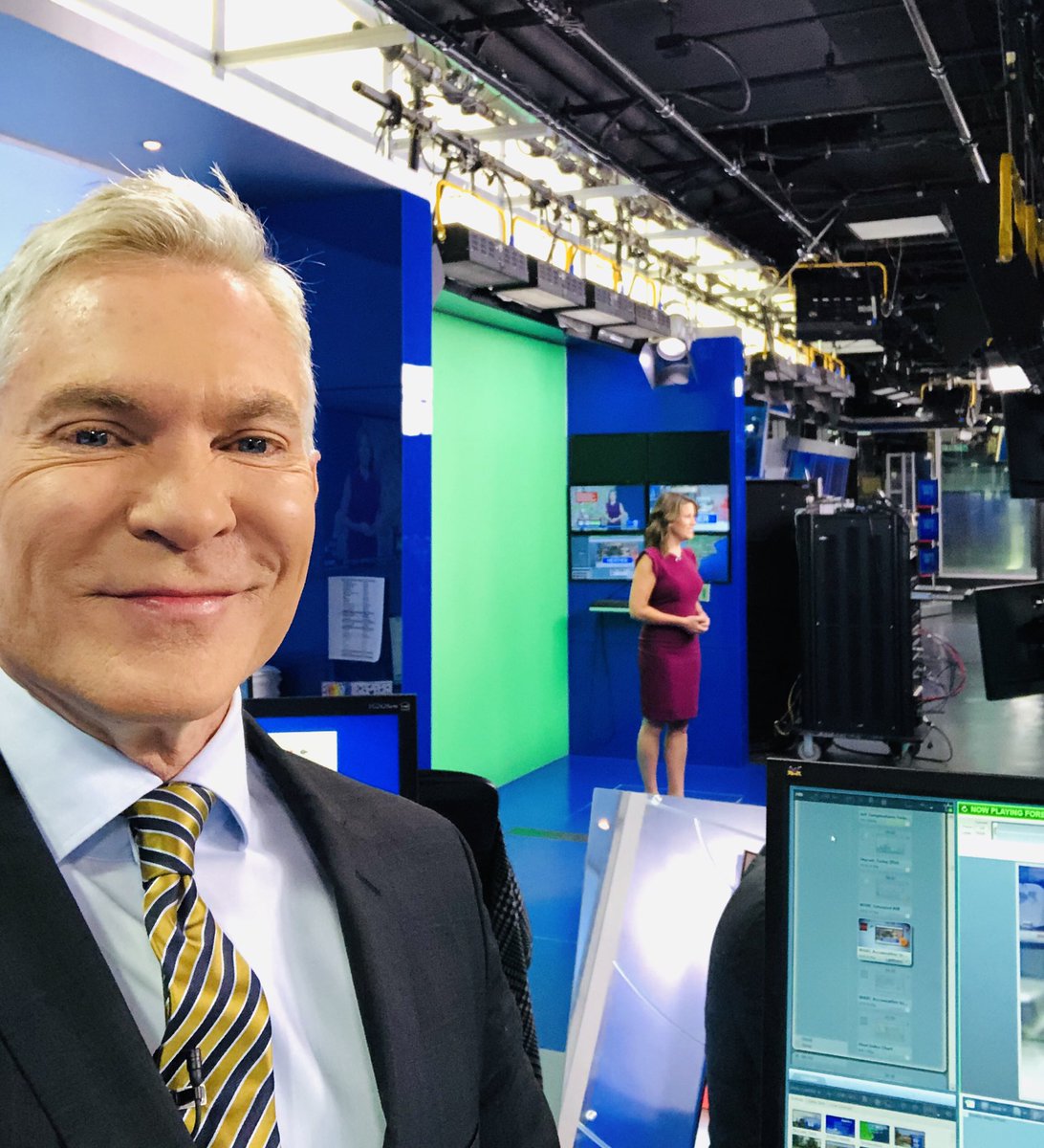 SamChampion's tweet photo. Weather and Traffic 😃 @ABC7NY happy Tuesday am! #bringcoffee #firstawake https://t.co/UQJMU5Z6ia