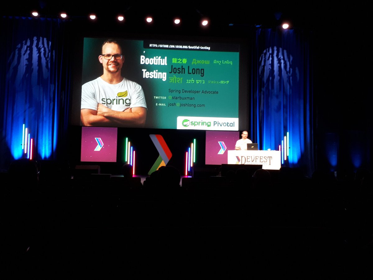 En direct de la salle titan au #DevFestNantes avec <a href="/starbuxman/">Josh Long</a> pour parler tests et TDD. Awesome !