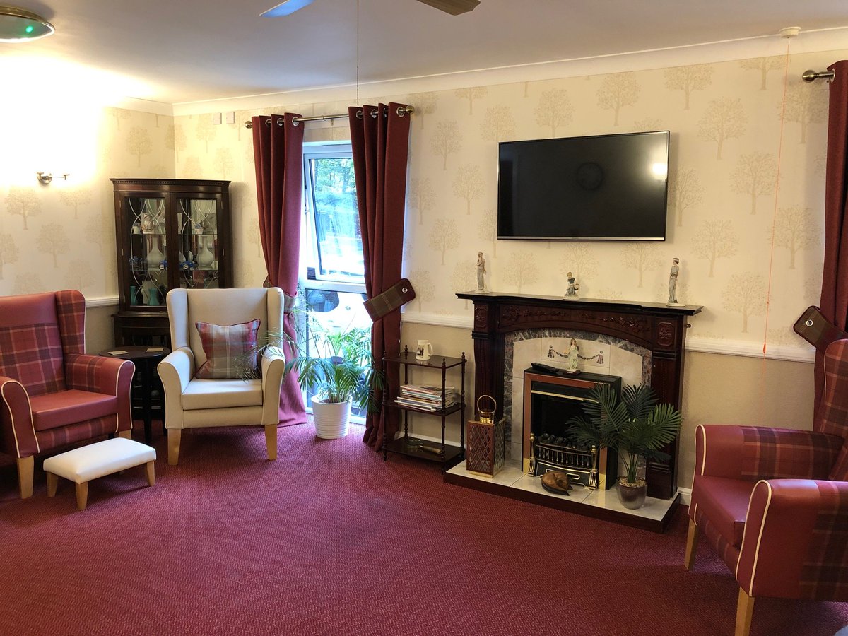 FergusonLodge's tweet photo. You are welcome to use our newly refurbished South Lounge. The radio room and middle floor lounge also have new furniture. We hope you agree that it adds to the homely feel of the Lodge. https://t.co/G5OiXIZR5C