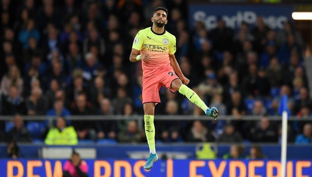 Cityarabia's tweet photo. نجمنا رياض @Mahrez22 ضمن قائمة أفضل 30 لاعب مرشح للفوز بجائزة الكرة الذهبية 👏

🔵 #السيتي https://t.co/YSKh2BiuCV