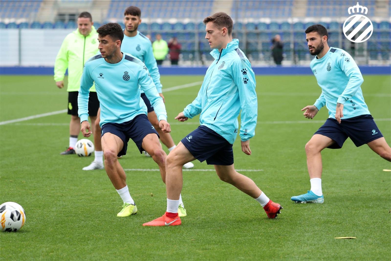 Los jugadores del Espanyol, en la sesión de entrenamiento de este martes (Foto: RCDE).